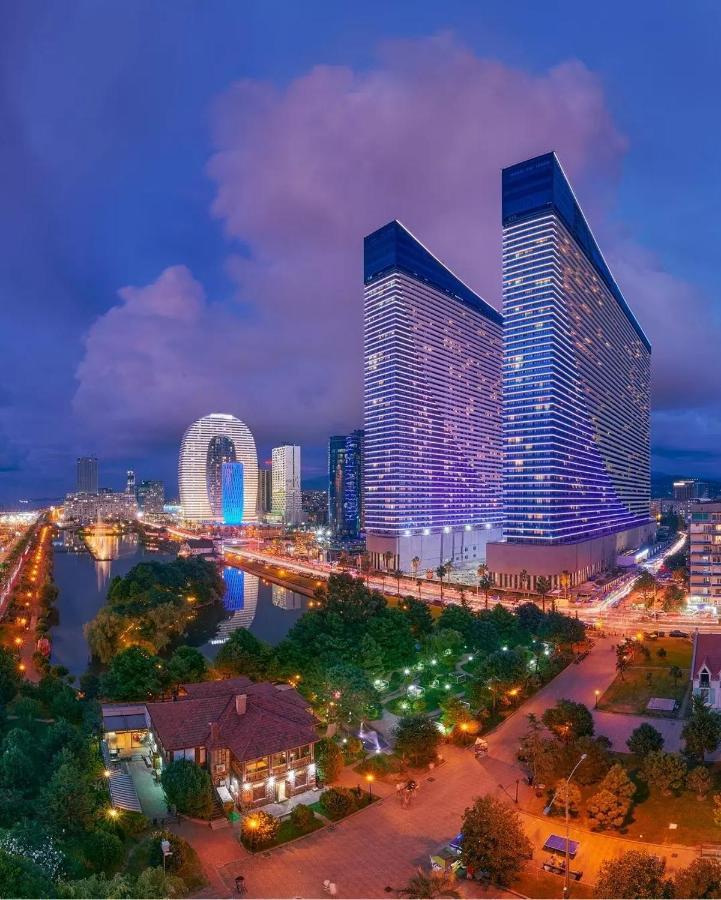 Panoramic Sea And City View Aparthotel In Orbi City Батумі Екстер'єр фото